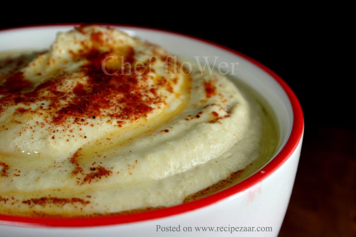  A drizzle of olive oil over turkish hummus adds a layer of distinction.