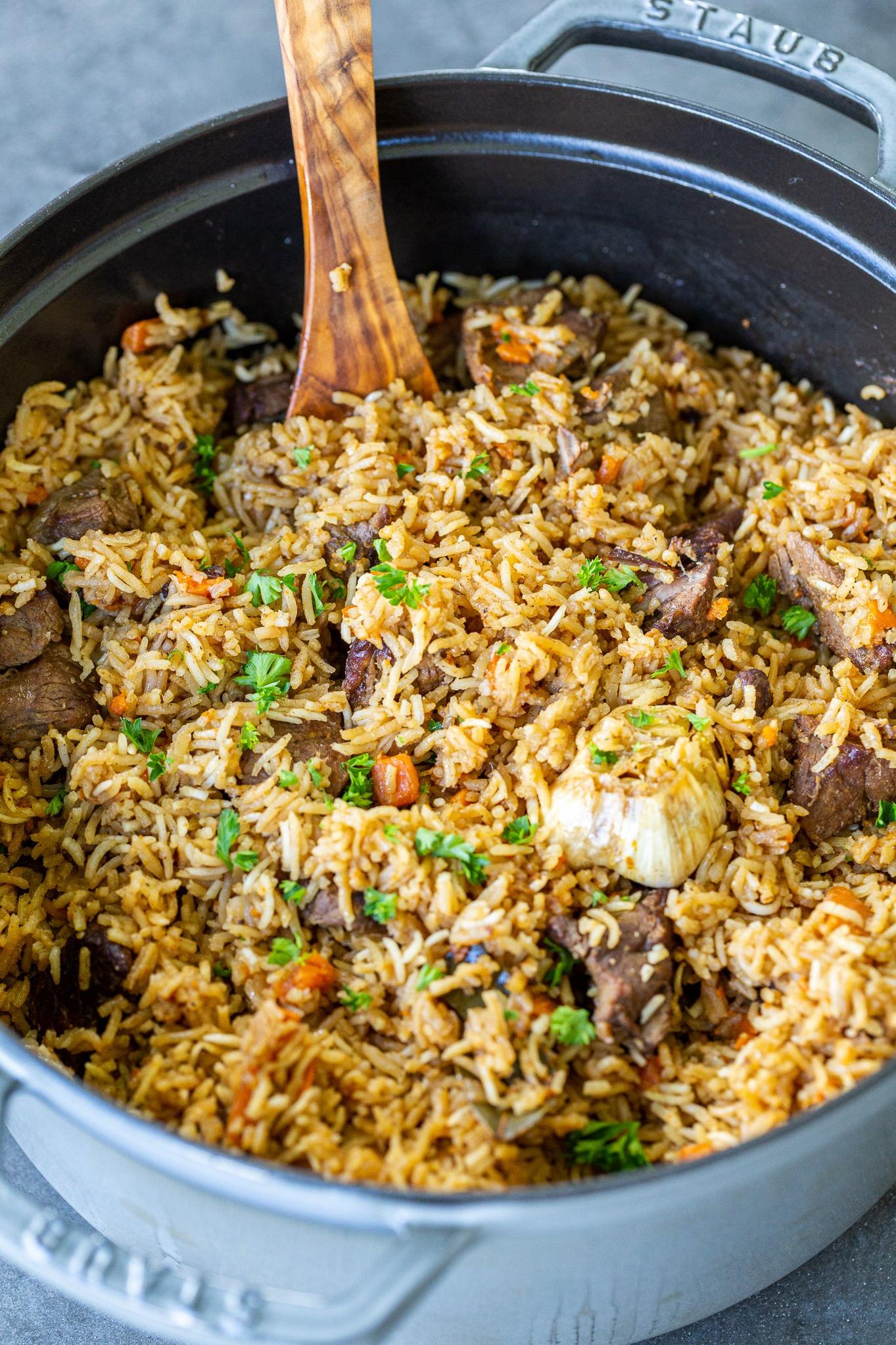  A mouth-watering view of the colorful Uzbek pilaf with lamb