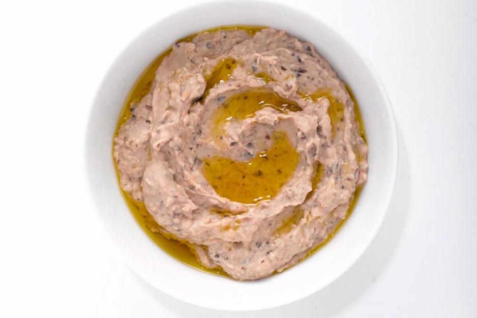  A scoop of creamy Black-Eyed Pea Hummus is a true delight for any palette.