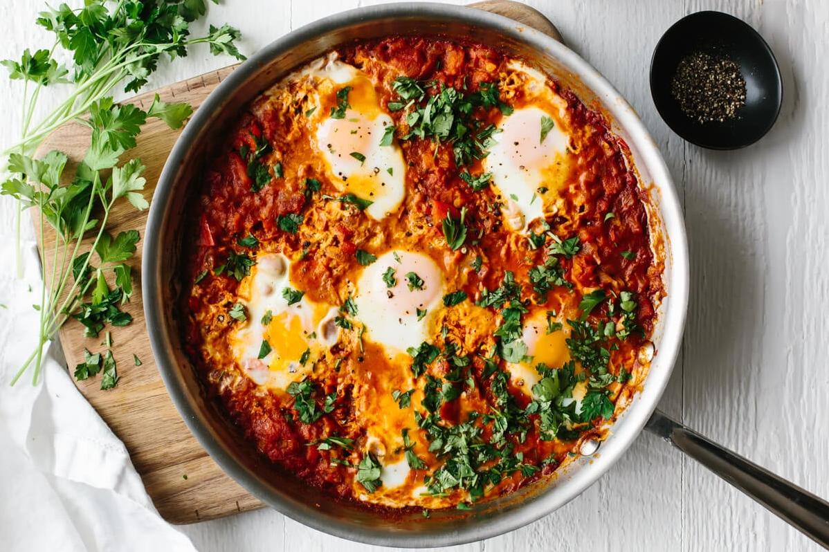  A vibrant and flavorful tomato sauce with eggs