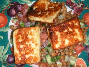Satisfy Your Cravings: Halloumi and Lentil Salad Recipe