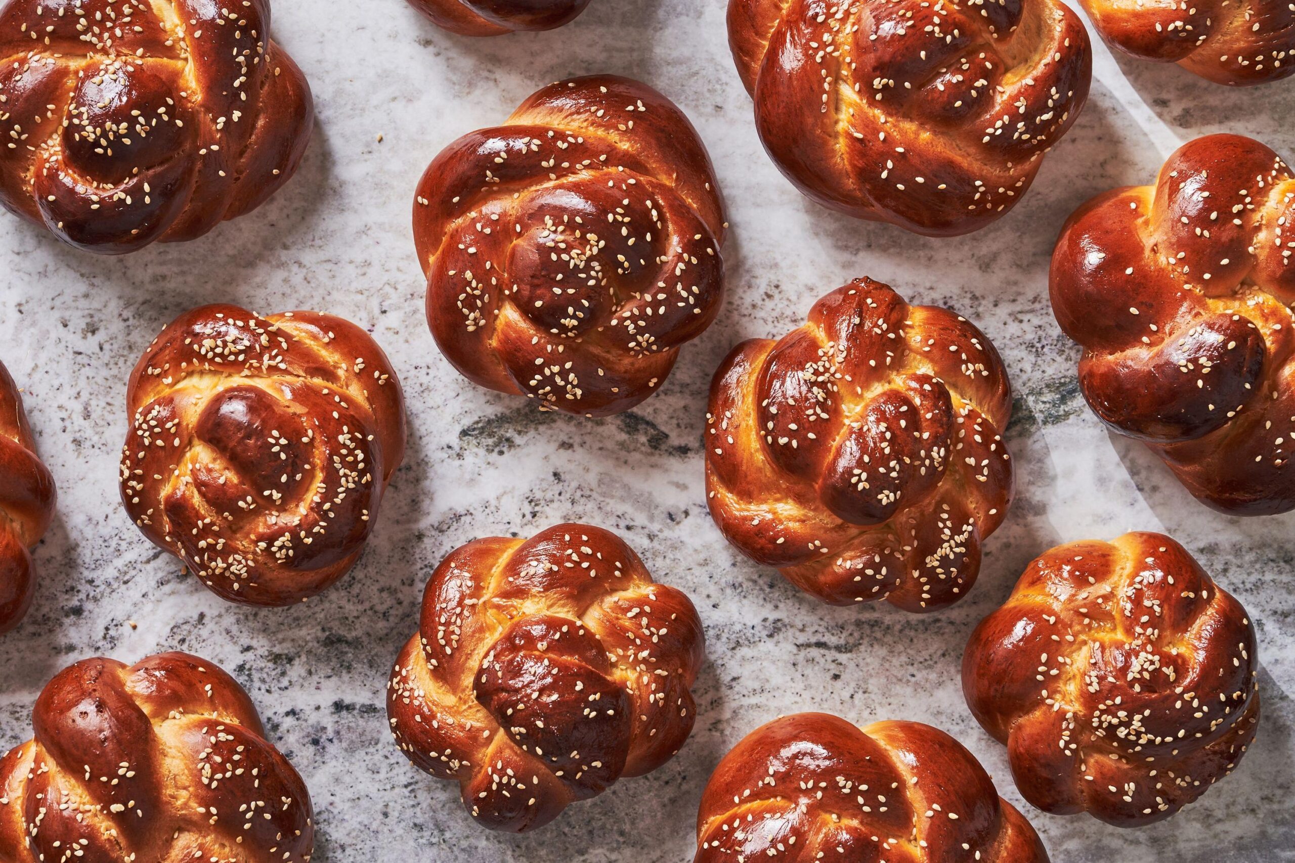 Delectable Honey Challah Rolls for Your Next Sweet Craving
