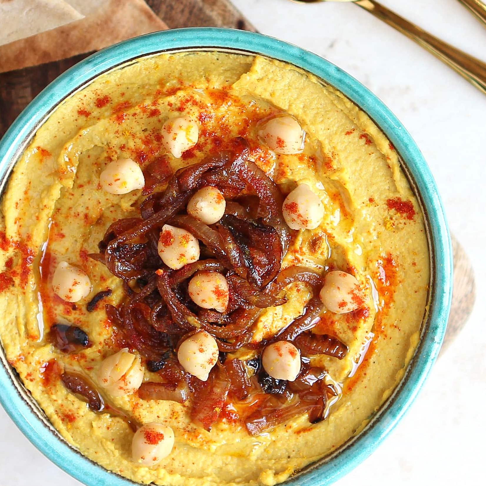  Impress your guests with this homemade hummus, packed with irresistible aromas and flavors