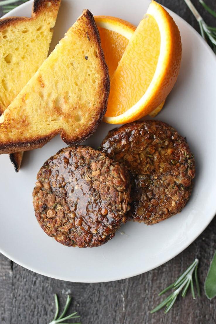  Looking for a vegan breakfast option that's not boring? Try this flavorful lentil sausage recipe!