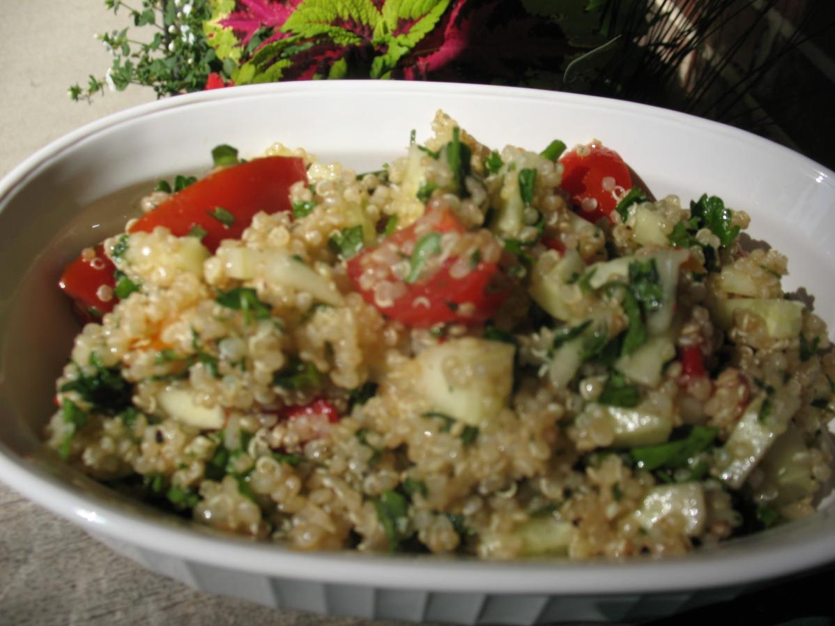 Quinoa + fresh herbs + veggies = a match made in salad heaven!