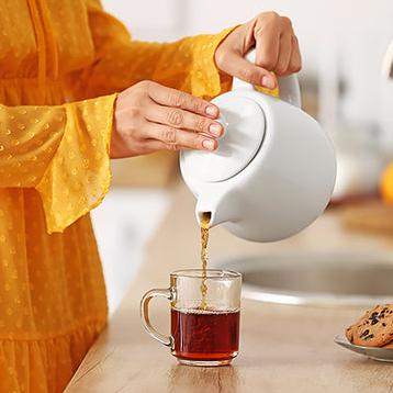  Served in traditional small glasses, sharing Turkish tea is a special experience.
