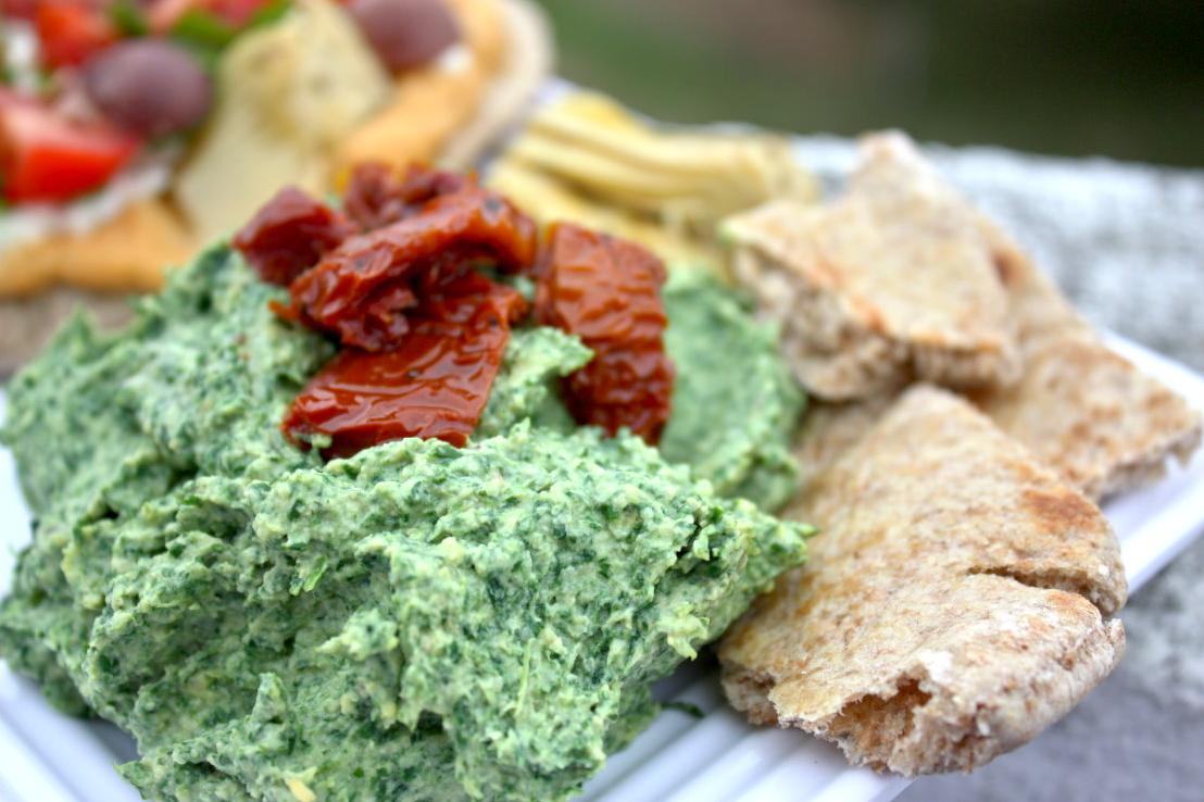 Healthy and Delicious Spinach Hummus Dip Recipe