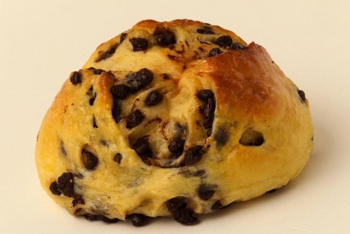  The aroma of freshly baked chocolate chip challah wafting through the kitchen.
