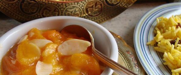  The bright orange color of the apricots makes this compote a feast for the eyes.