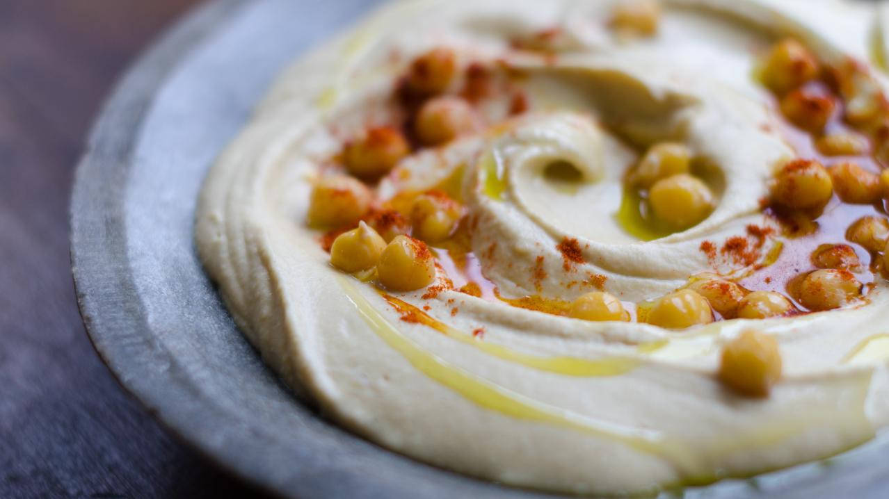  Turmeric spice added to hummus adds a slight golden color and a sweet aroma.