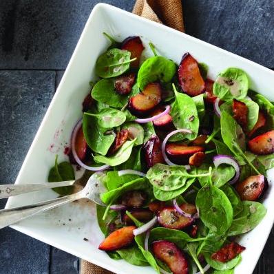  With the crunch of almonds and the tanginess of balsamic dressing, this salad is an explosion of flavors.
